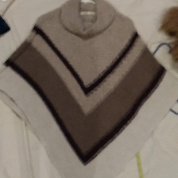 Old navy shades of brown knit poncho sz xs - Picture 2 of 7